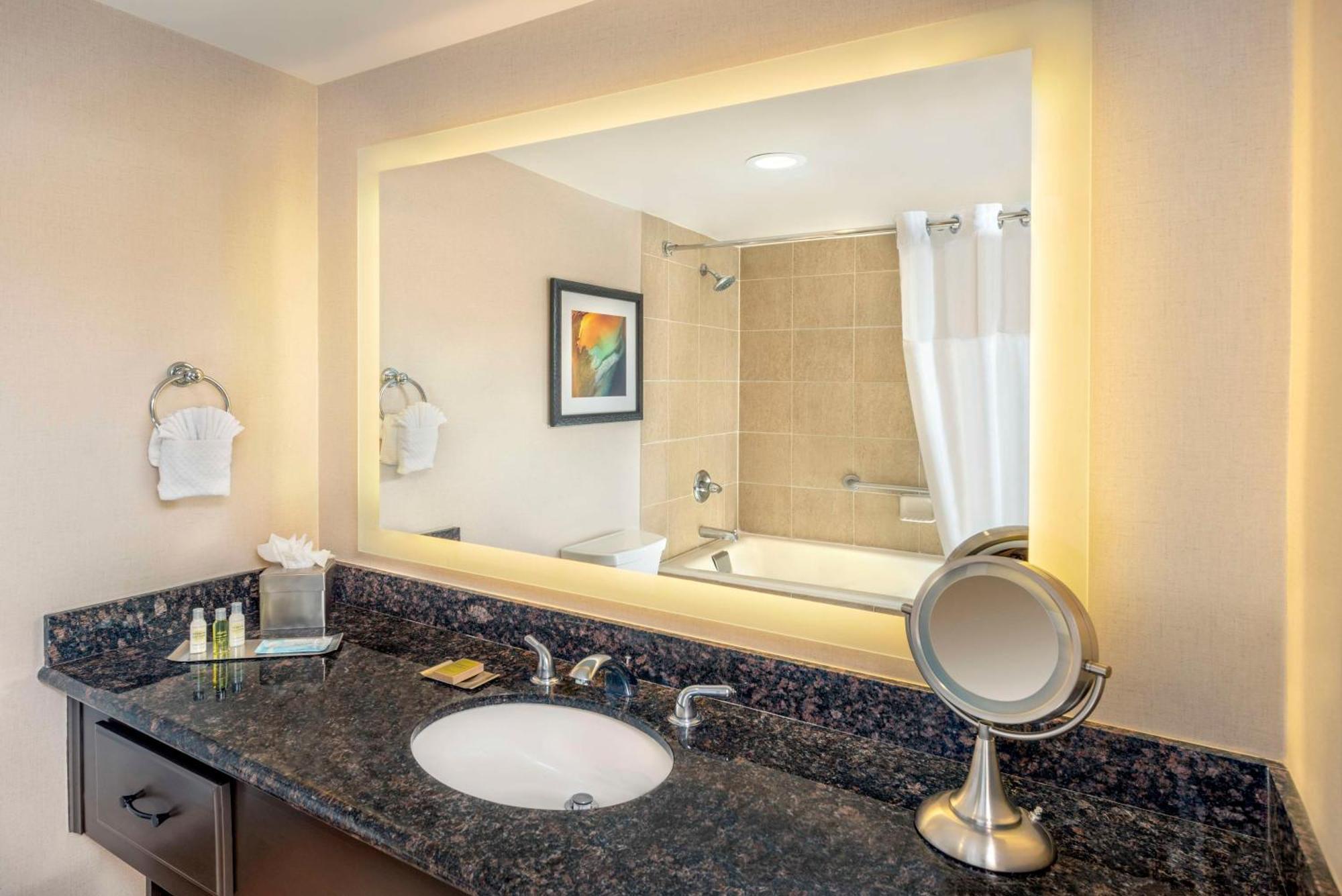 Doubletree By Hilton San Bernardino Otel Dış mekan fotoğraf