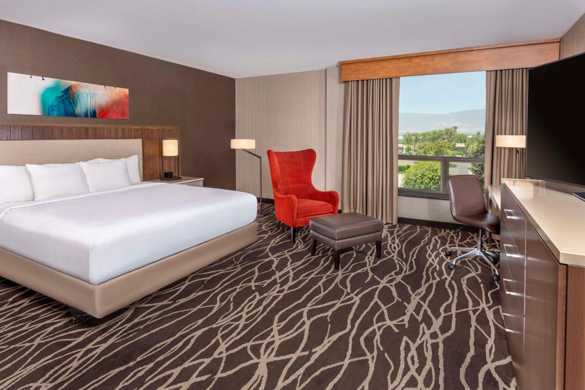 Doubletree By Hilton San Bernardino Otel Dış mekan fotoğraf